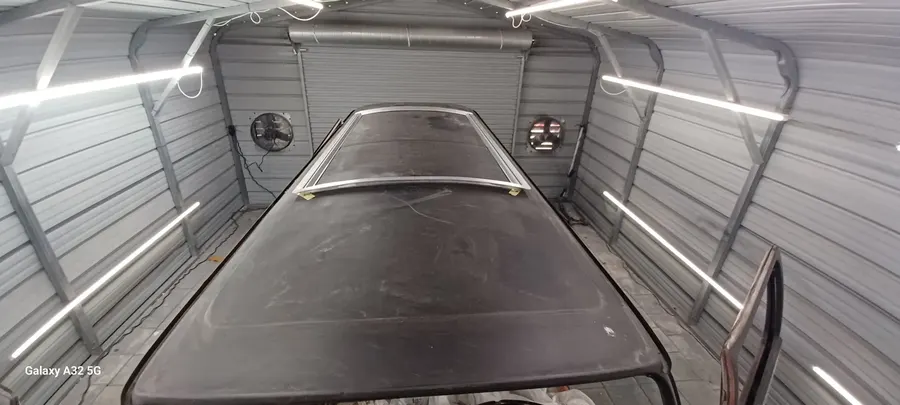 Black roof finish in paint booth