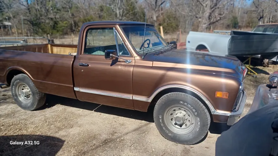Brown classic pickup exterior