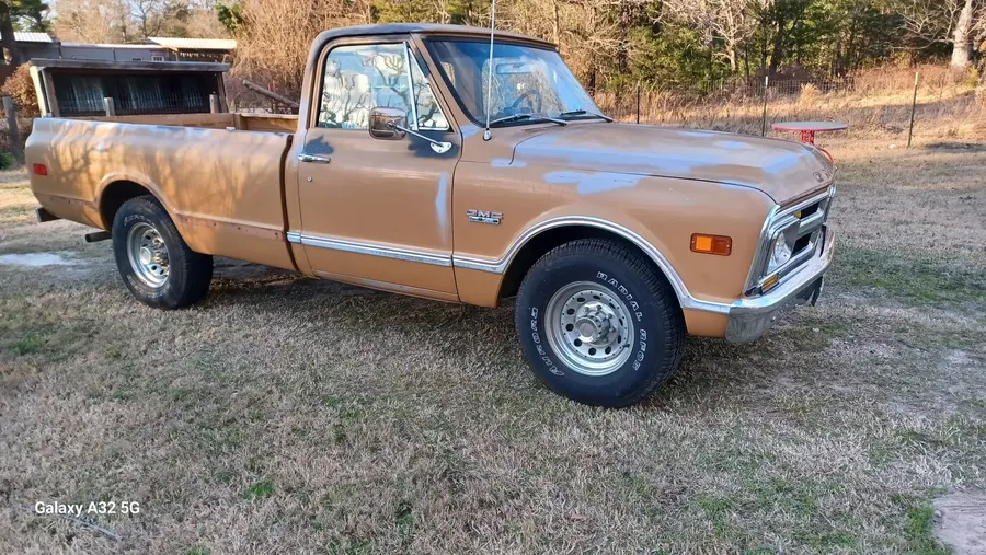 Brown classic pickup side exterior