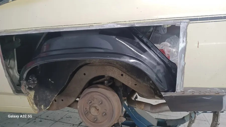 Classic truck wheel well metal repair
