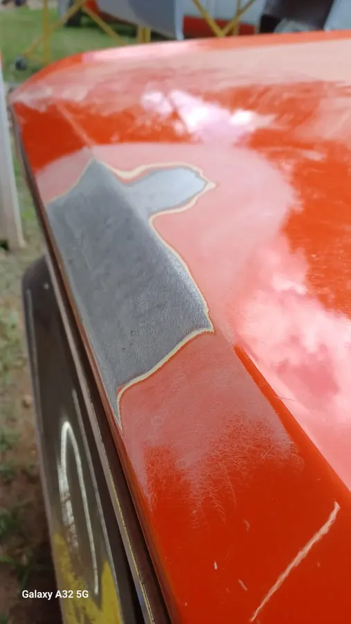 Red panel paint blend detail