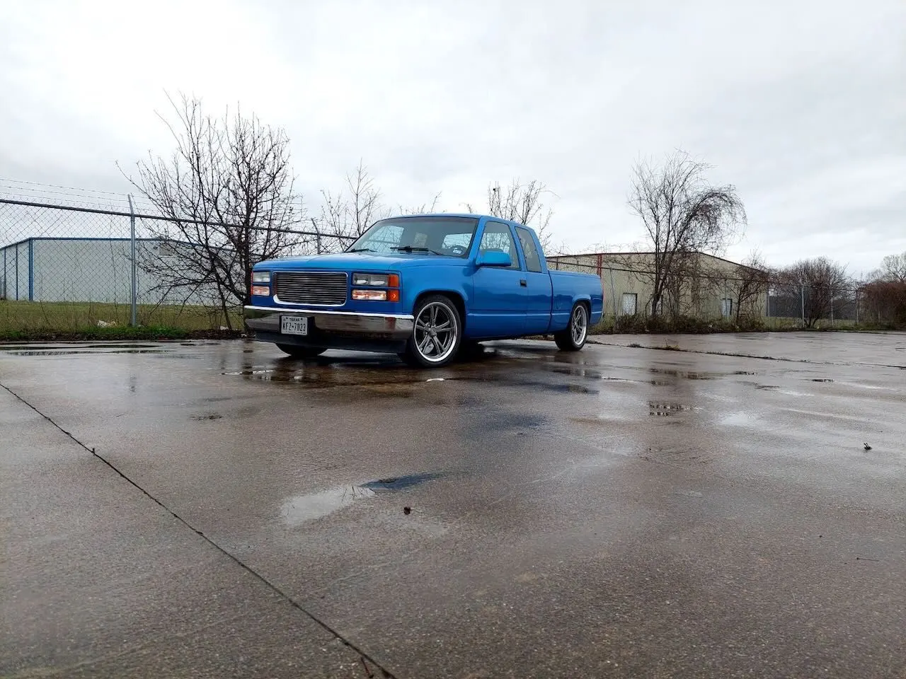 Blue classic truck body finish